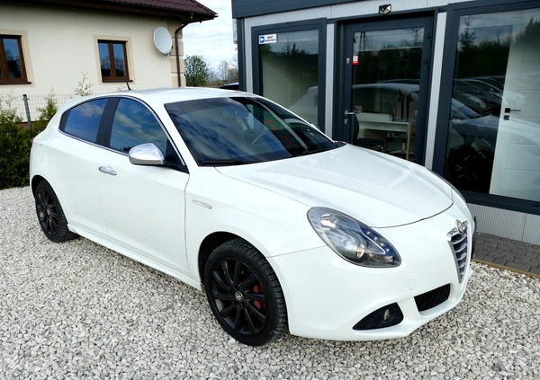 Alfa Romeo Giulietta cena 27900 przebieg: 190000, rok produkcji 2010 z Rzeszów małe 79